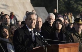 Imagen de Pablo Javkin: "Belgrano nos ense&ntilde;&oacute; a amar la bandera que hoy est&aacute; rasgada por la mafia que mata tente buena"