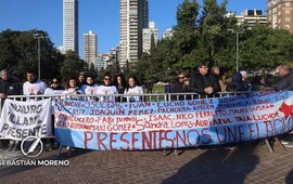 Imagen de Familiares de v&iacute;ctimas de la inseguridad volvieron a reclamar justicia, esta vez en la celebraci&oacute;n de la Bandera