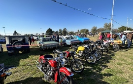 Imagen de 2&ordm; Encuentro de Autos y Motos en el Polideportivo de Pueblo Esther