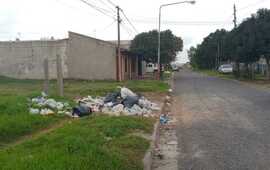 Imagen de Desde Barrio Gendarmer&iacute;a reclama por la falta de contenedores en la cuadra de Alejandro G&oacute;mez 1300