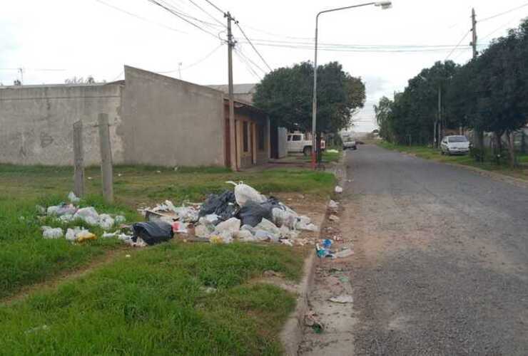 Imagen de Desde Barrio Gendarmería reclama por la falta de contenedores en la cuadra de Alejandro Gómez 1300