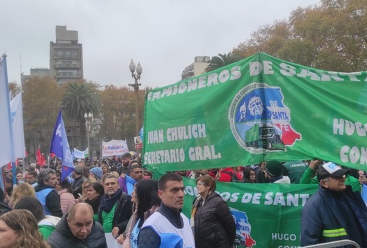 Imagen de Camioneros de Santa Fe se adhirieron al paro por mayor seguridad