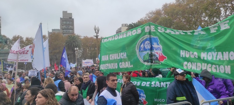 Imagen de Camioneros de Santa Fe se adhirieron al paro por mayor seguridad