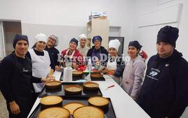 Imagen de Cocina y pasteler&iacute;a: Avanzan los curso del �Santa Fe M&aacute;s, Aprender Haciendo�