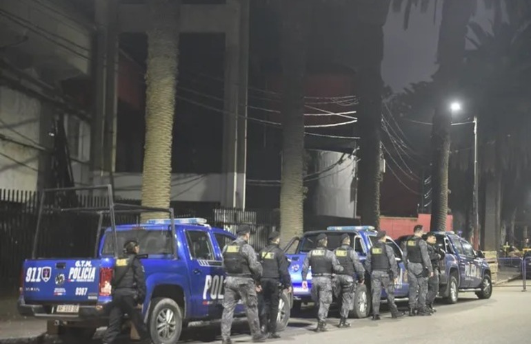 Imagen de Allanaron el estadio de Newell's en busca de la bandera de Los Monos