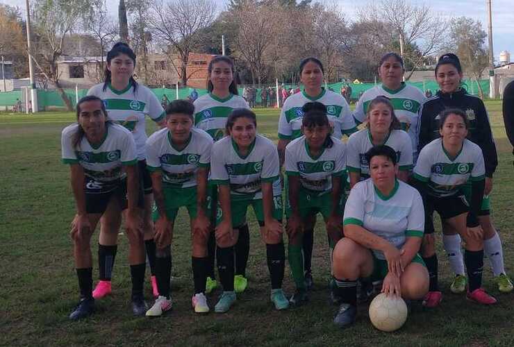 Imagen de La Primera Femenina de Amigos de la Estación se clasificó a las semifinales de la Liga Campesina