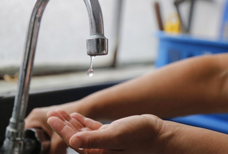 Imagen de Sin agua hasta el mediodía