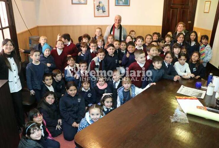 Imagen de Alumnos de 3° grado del Colegio San José visitaron el Municipio