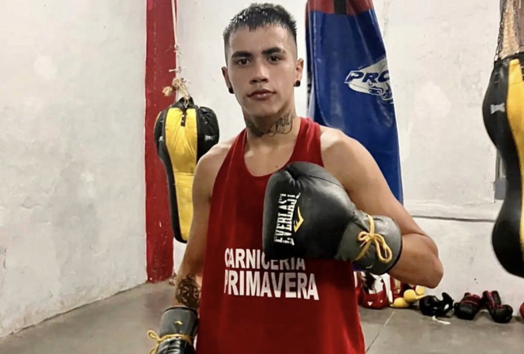 Imagen de Axel Garc&iacute;a, pele&oacute; y perdi&oacute; ante Luis Vila por el Torneo Interprovincial Amateur.