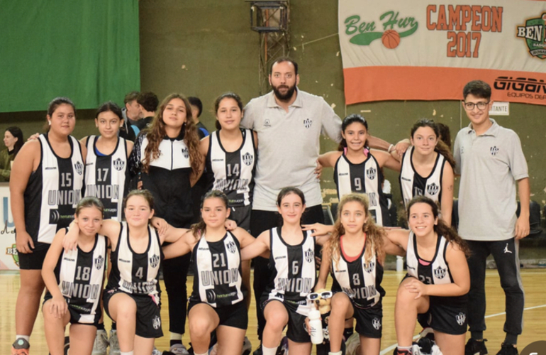 Imagen de La U13 femenina de Unión, perdió por la Semifinal de Ida ante Náutico.