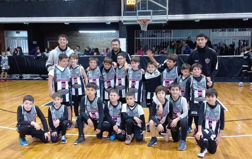 Imagen de Las intermedias del Club Atl&eacute;tico Uni&oacute;n mantuvieron la categor&iacute;a