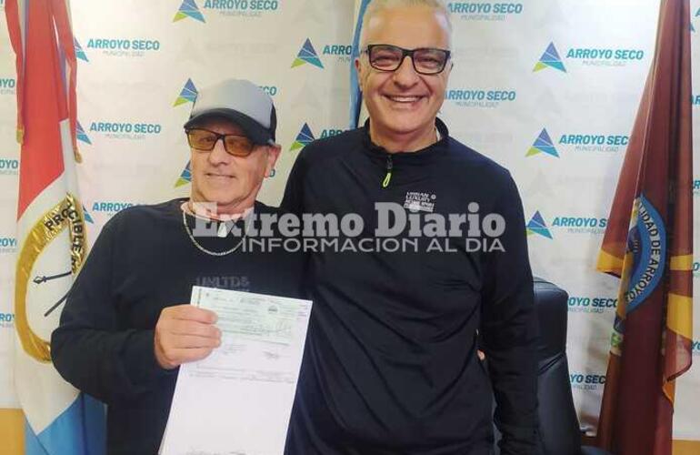 Imagen de Nizar Esper entreg&oacute; aportes al atleta local, Sergio Macedro