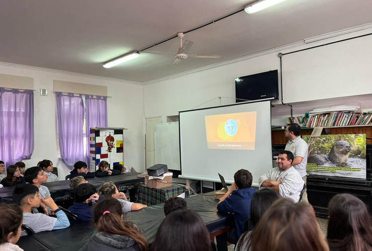 Imagen de El área de Protección Civil llevó a cabo una campaña educativa en la Escuela Unidad Nacional 6076