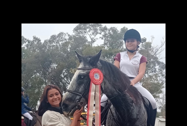 Imagen de Emilia Gianni, destacada y premiada en Equitaci&oacute;n.