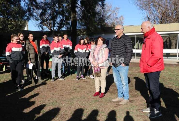 Imagen de Educación ambiental: Comenzó la entrega de contenedores para la separación de materiales en las entidades educativas