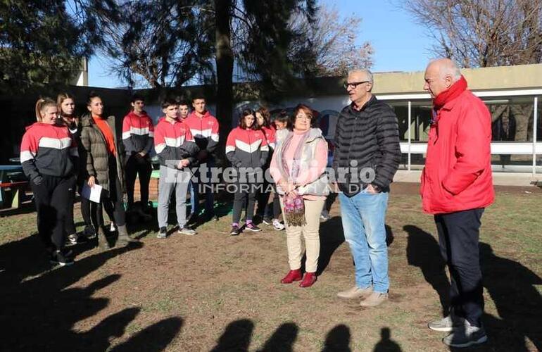 Imagen de Educación ambiental: Comenzó la entrega de contenedores para la separación de materiales en las entidades educativas