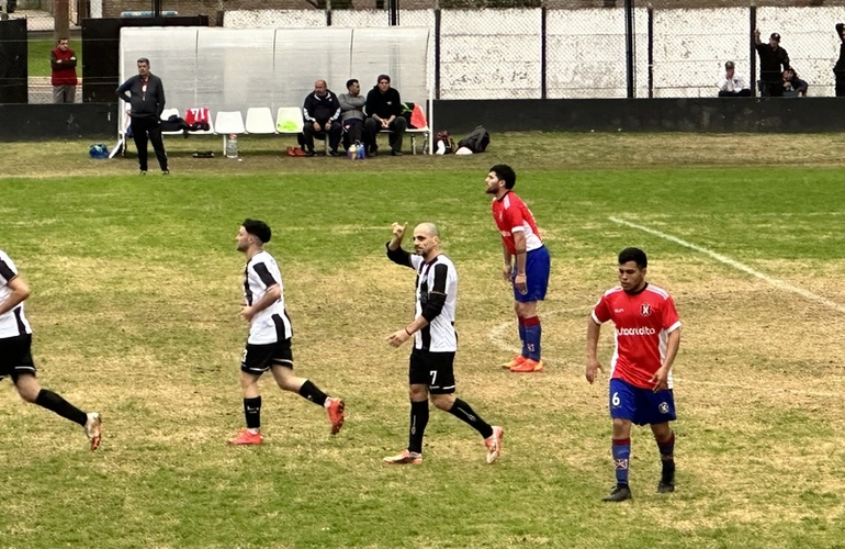 Imagen de 1ª división: Unión, el actual Campeón, venció 4 a 1 a Independiente en el debut del Torneo Clausura.