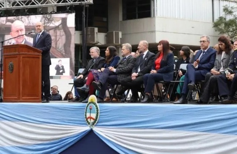 Imagen de Perotti encabezó en Rafaela el acto por el 207º aniversario de la independencia argentina