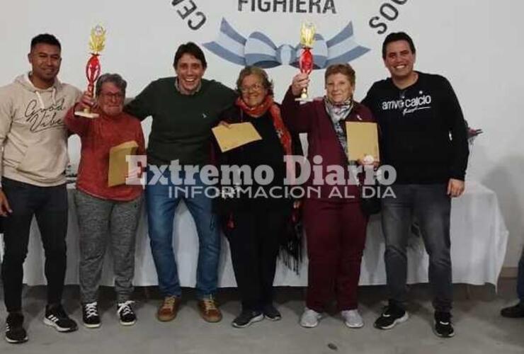 Imagen de Mabel Spinelli fue la campeona del torneo chinchón que organizó la Comuna de Fighiera