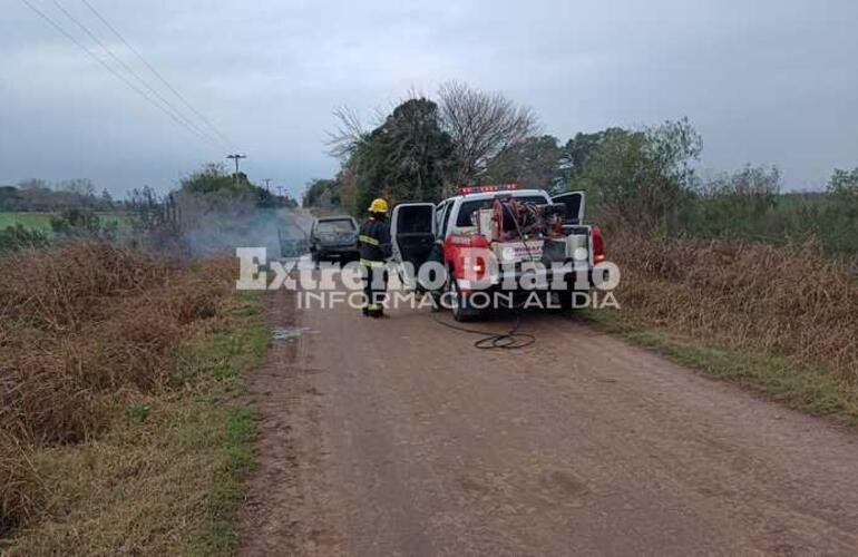 Bomberos de Arroyo Seco fueron requeridos a raíz del incendio.