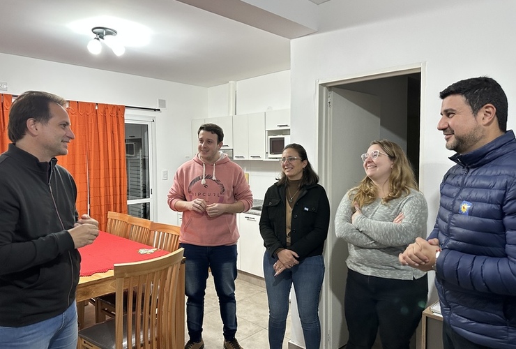 Imagen de El diputado nacional Marcos Cleri, visit&oacute; las viviendas 'ProCrear' en General Lagos.