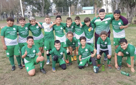 Imagen de Los chicos de la 2013 de Amigos de la Estaci&oacute;n, son 'Campeones' en la Liga del Litoral.