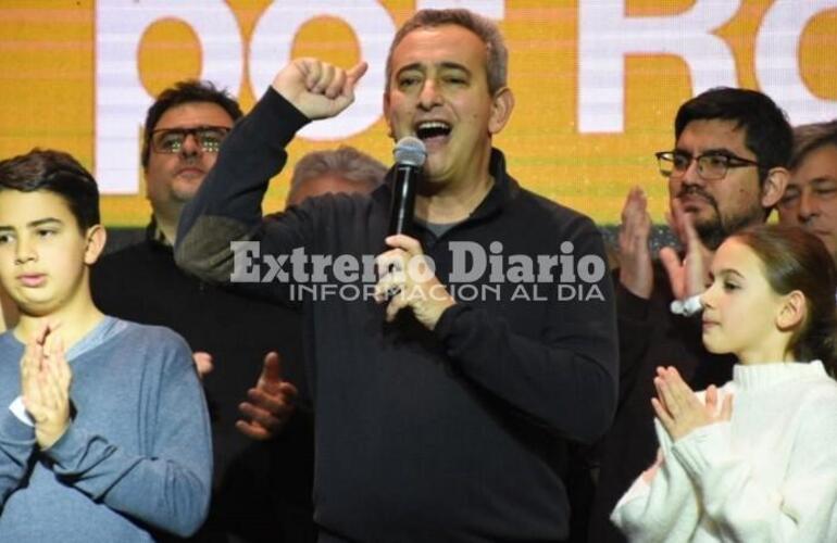 Imagen de Javkin, el m&aacute;s votado: felicit&oacute; a Pullaro y le dijo que �Rosario va a estar exigiendo y acompa&ntilde;ando�