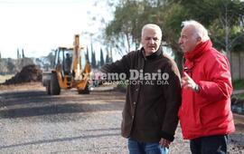 Imagen de Nizar Esper y Jos&eacute; Luis Murina recorrieron obras y trabajos en los barrios