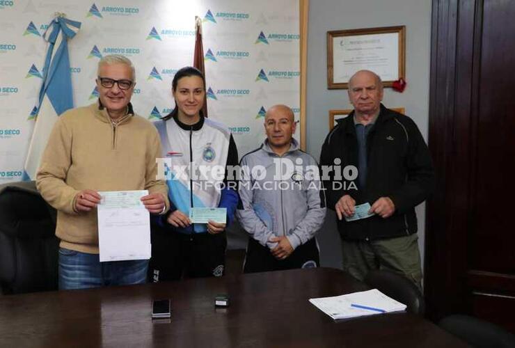 Imagen de La Municipalidad entregó aportes a instituciones y deportistas locales