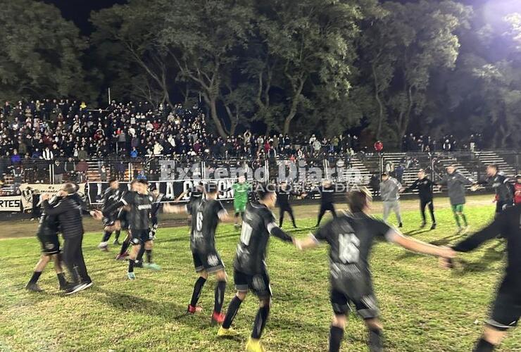 Unión se coronó en Primera y Reserva.