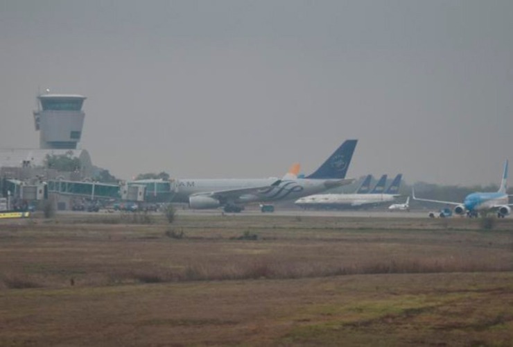 Imagen de El aeropuerto de Córdoba debió ser cerrado por una amenaza de bomba