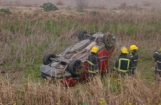 Imagen de Accidente en Ruta 26S: Vehículo vuelca y conductor sale ileso