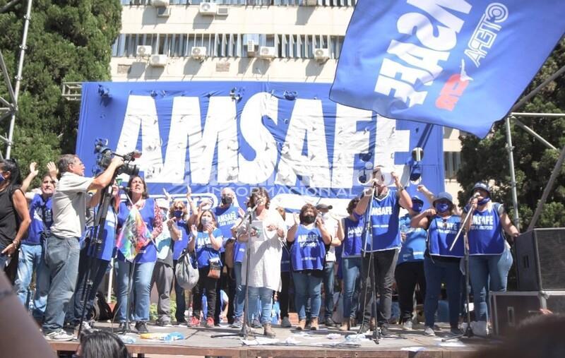 Imagen de El lunes habr&aacute; reuni&oacute;n paritaria con los gremios docentes