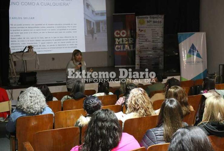 Imagen de La Municipalidad auspició la charla sobre educación inclusiva a cargo de la Mg. Silvina Corso