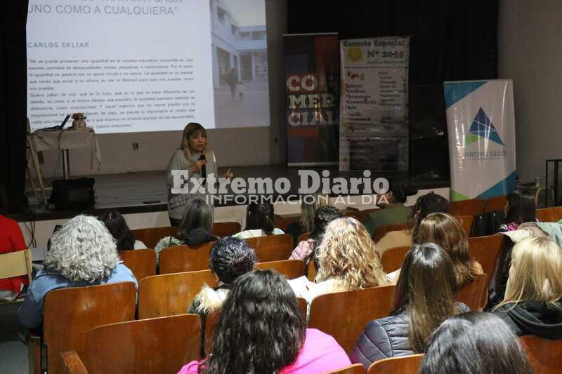 Imagen de La Municipalidad auspici&oacute; la charla sobre educaci&oacute;n inclusiva a cargo de la Mg. Silvina Corso