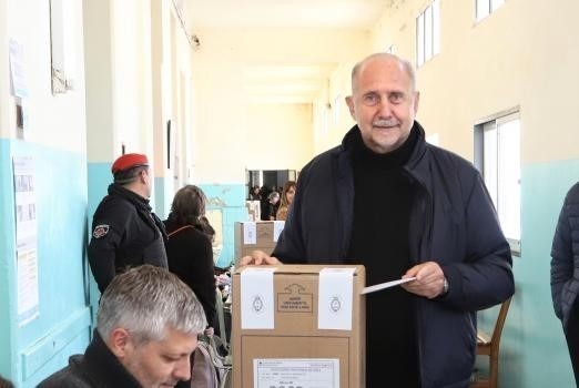 Imagen de Perotti vot&oacute; en Rafaela y reclam&oacute; a referentes nacionales �propuestas firmes para el desarrollo�
