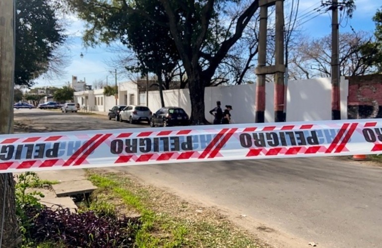 Tiros frente a una escuela. Los padres debieron retirar a sus hijos minutos después del ingreso.