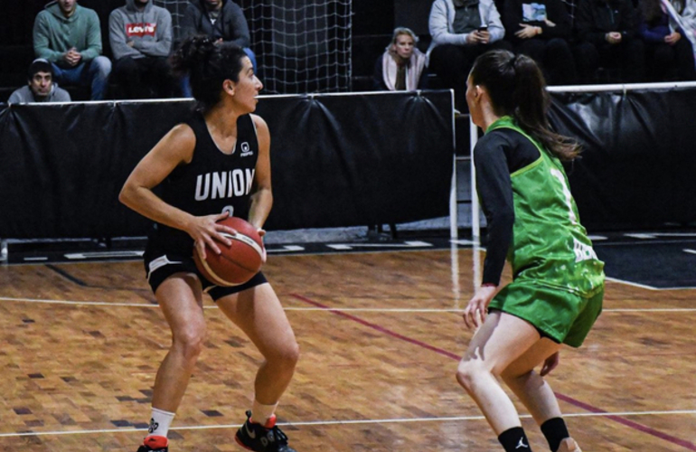Imagen de La 1&ordf; divisi&oacute;n femenina de C.A.U. juega hoy de local ante Rosario Central.