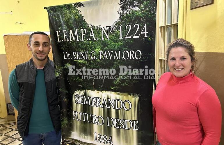 La directora Mariana Armandi junto al secretario Mauro Marcantoni.