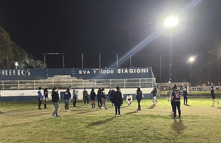 La Primera de A.S.A.C. debutó con una derrota en la Liga del Litoral.