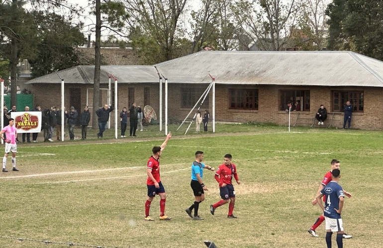 Imagen de 1ª División: Talleres venció 2 a 0 a Athletic por la fecha 5 y es líder del torneo.