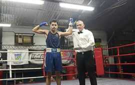 Imagen de El boxeador Axel Garc&iacute;a le gan&oacute; por puntos a Agust&iacute;n Vallejos en Rosario.