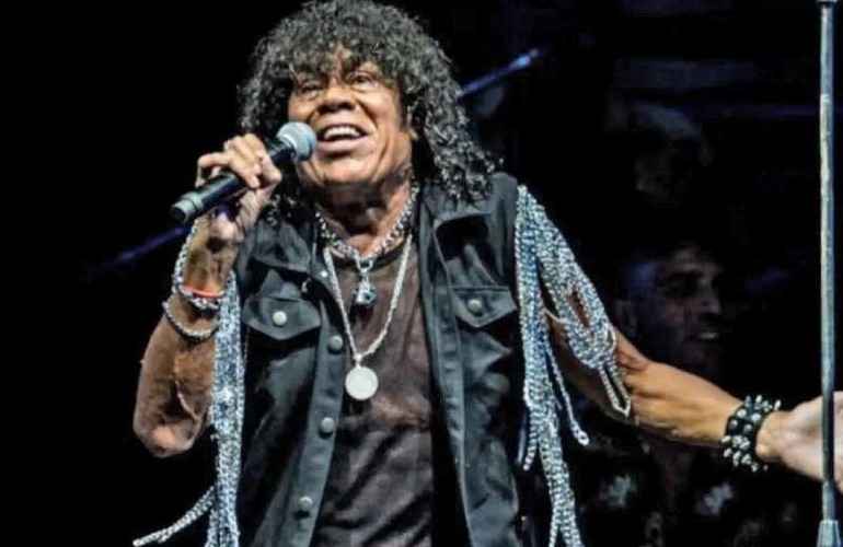 Imagen de La Mona Jiménez sufrió un ACV y fue internado en terapia intensiva