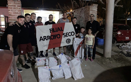 Imagen de La Filial River Plate Arroyo Seco, hizo donaciones por el D&iacute;a de la Ni&ntilde;ez.
