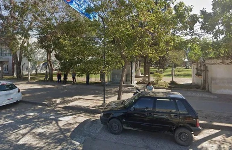 Imagen de Una mujer le entregó un bebé de cuatro meses a una adolescente y escapó corriendo