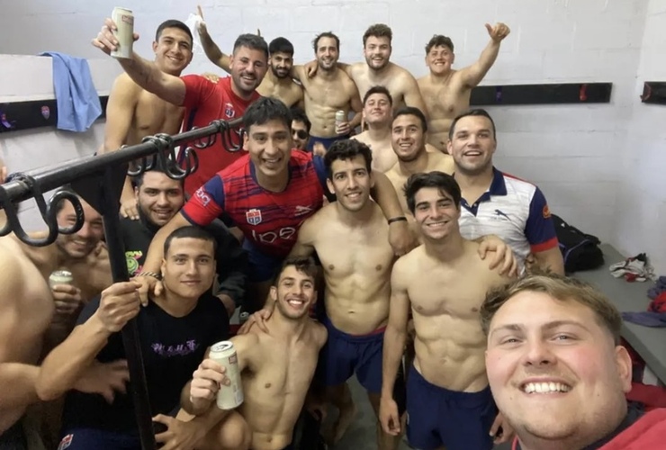 Imagen de El Plantel Superior del C.A.T. venció a Villa Rugby Club y se quedó con el clásico zonal