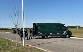 Imagen de Sobre la persecuci&oacute;n de Gendarmer&iacute;a: Uno de los ocupantes se tir&oacute; del auto y escap&oacute;, y el otro result&oacute; detenido pero luego puesto en libertad