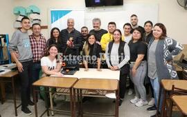 Imagen de Santa Fe Capacita: Nizar Esper entreg&oacute; una impresora para el taller de modelado e impresi&oacute;n 3D