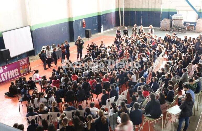 Imagen de Fighiera: Se realizó la charla sobre bullying