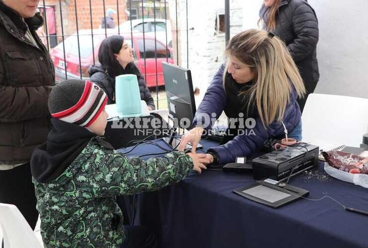 Imagen de Primera jornada: Operativo DNI en el barrio San Francisco y Virgen del Luján